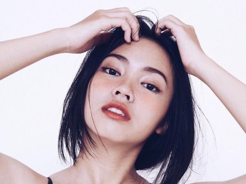 Co gai xinh dep thu hut dan mang voi ban cover 'Lalala' hinh anh