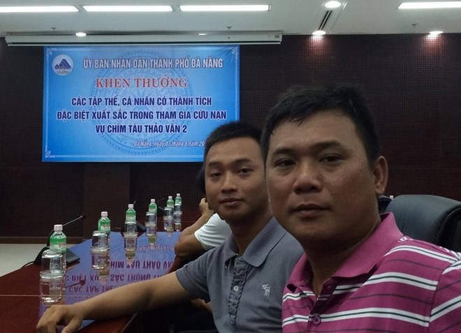 người hùng cứu người vụ chìm tàu Đà Nẵng ảnh 2 nguoi hung cuu nguoi vu chim tau Da Nang anh 2