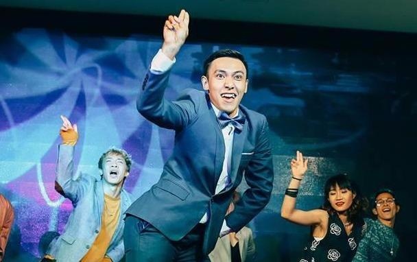 Chu re nhay 'Ong ba anh' vui nhon trong dam cuoi hinh anh