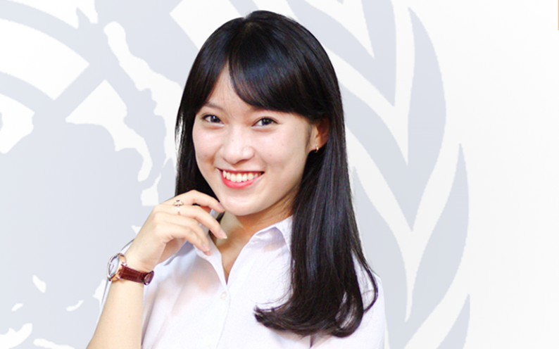 Nhung co gai ben duyen nghe MC sau khi noi tieng hinh anh