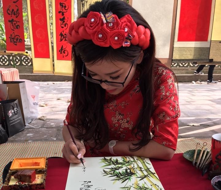 cô đồ cho chữ gây chú ý ảnh 1 co do cho chu gay chu y anh 1