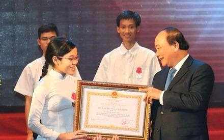 Hai 'sao mai' Toan - Ly hinh anh