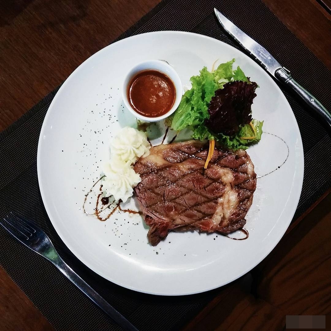 Co gai Food Reviewer noi tieng Ha Noi anh 9