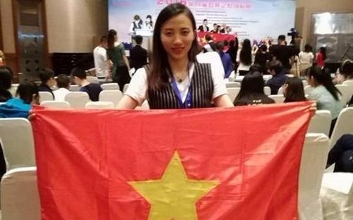 Co gai Viet Nam duy nhat o giai vo dich tri nho hinh anh