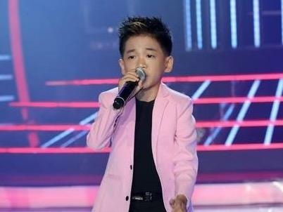 Hoc sinh lop 4 vua hat vua nhay 'Bong bong bang bang' hinh anh