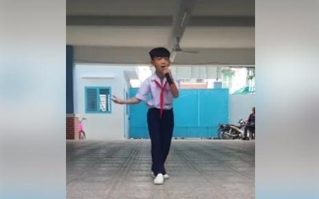 Minh Chien vua nhay vua hat 'Bong Bong Bang Bang' hinh anh