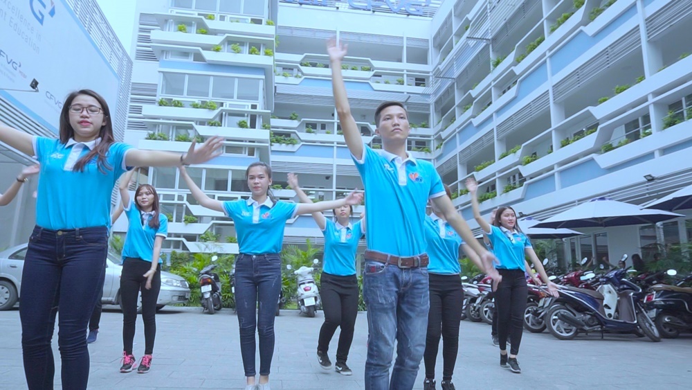 sinh viên kinh tế nhảy flashmob ảnh 1 sinh vien kinh te nhay flashmob anh 1