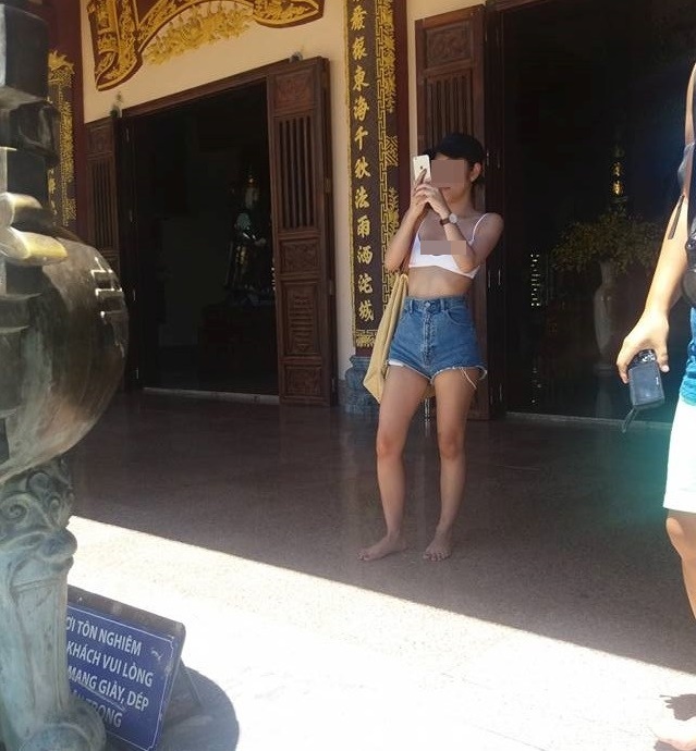 ăn mặc phản cảm nơi công cộng ảnh 3 an mac phan cam noi cong cong anh 3