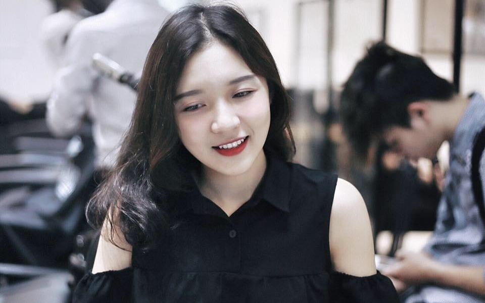 Vu Phuong Thao the hien kha nang choi dan piano hinh anh