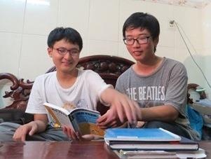 Cho con tu hoc o nha: Ton kem va mao hiem hinh anh