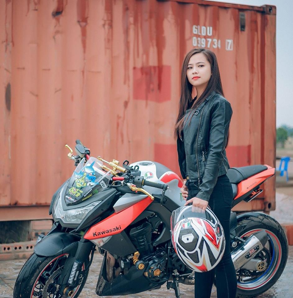 hot girl cảnh sát lái xe phân khối lớn ảnh 5 hot girl canh sat lai xe phan khoi lon anh 5