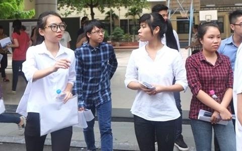 Ha Noi tap trung on tap cho hoc sinh yeu kem thi THPT quoc gia 2017 hinh anh