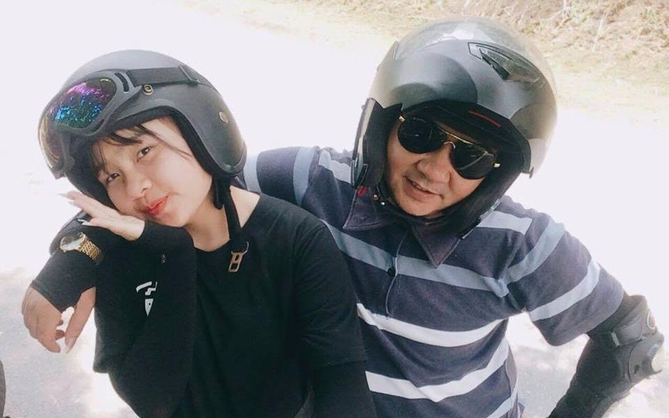 'Ong bo cua nam' luon cung con gai di du lich bui moi khi he ve hinh anh