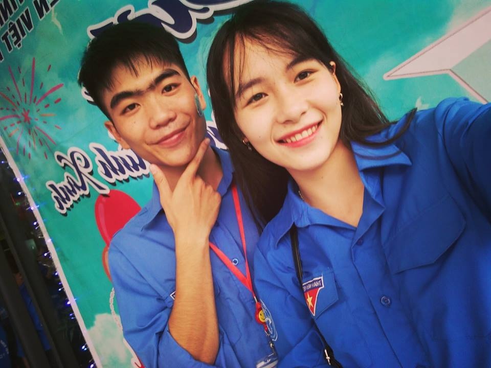 nu sinh vien xinh dep trong mau ao tinh nguyen anh 5