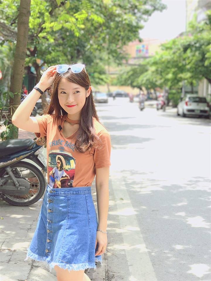 Khanh Vy lam MC 2 chuong trinh ve tieng Anh anh 8