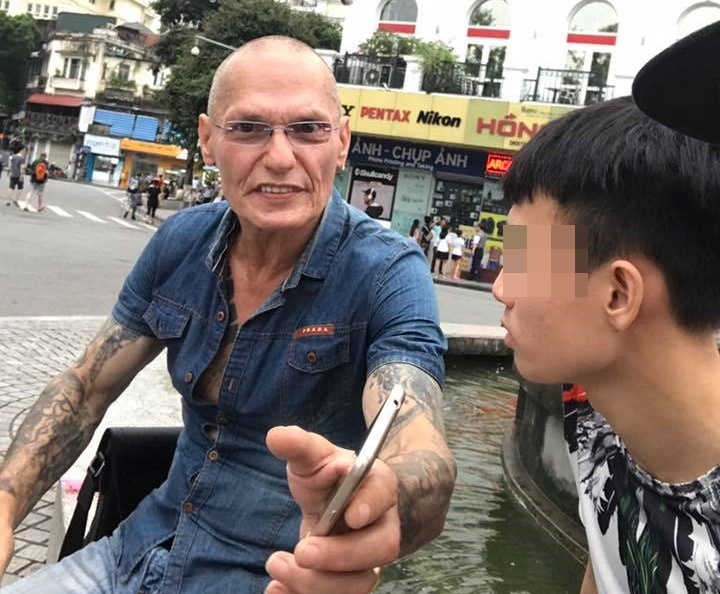 dân mạng giúp người đàn ông Đức tìm điện thoại  ảnh 2 dan mang giup nguoi dan ong Duc tim dien thoai anh 2