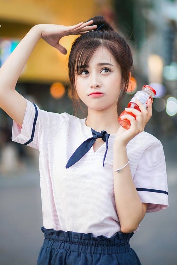 Cô gái 19 tuổi được gọi là hot girl quảng cáo ảnh 2 Co gai 19 tuoi duoc goi la hot girl quang cao anh 2