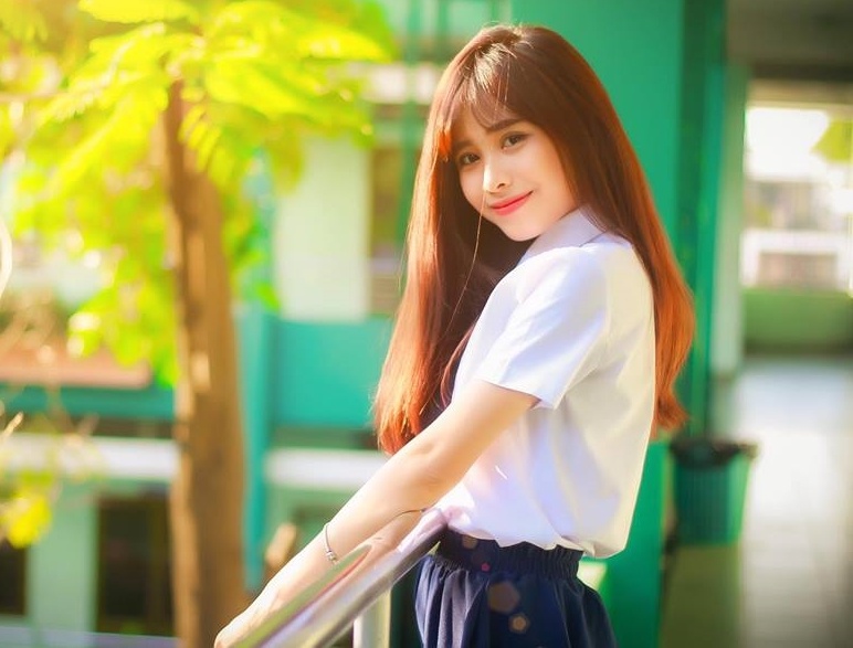 Cô gái 19 tuổi được gọi là hot girl quảng cáo ảnh 6 Co gai 19 tuoi duoc goi la hot girl quang cao anh 6