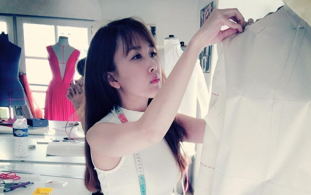 Co gai Sai Gon va hanh trinh chinh phuc thuong hieu Chanel dinh dam hinh anh