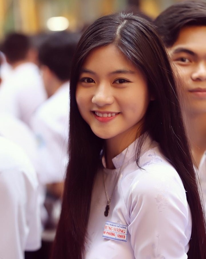 nữ sinh 99 xinh xắn với má lúm đồng tiền ảnh 1 nu sinh 99 xinh xan voi ma lum dong tien anh 1