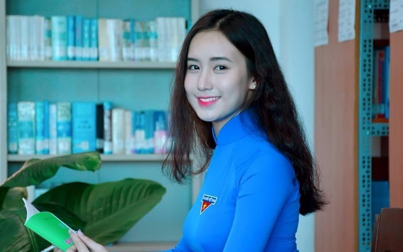 Dan hot girl tham du le phat dong 'Hoa khoi Sinh vien VN 2017' hinh anh
