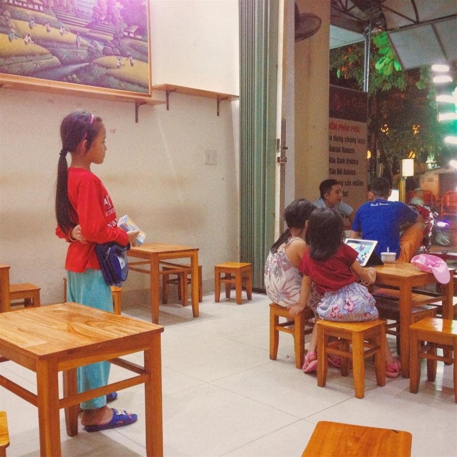 khoảnh khắc trái ngược trong lễ khai giảng ảnh 2 khoanh khac trai nguoc trong le khai giang anh 2