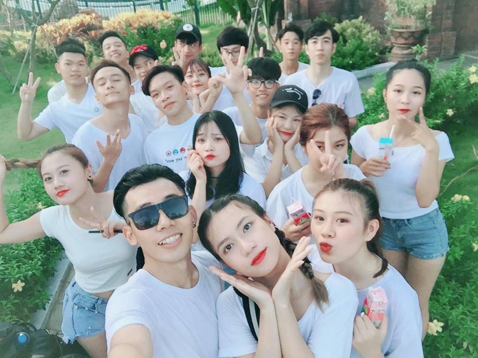 man nhay nong bong trong le khai giang anh 2