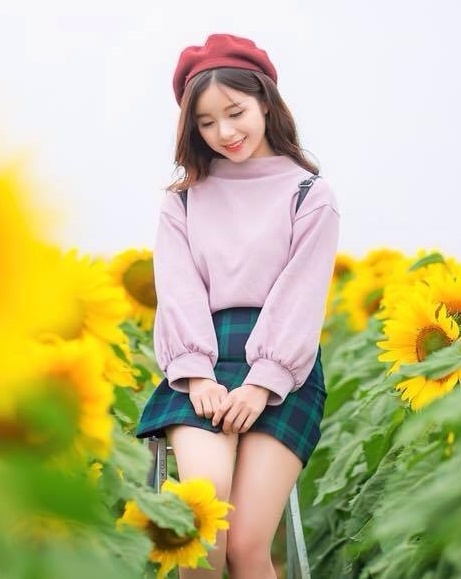 nu nhan vien xinh dep bi chup len anh 4