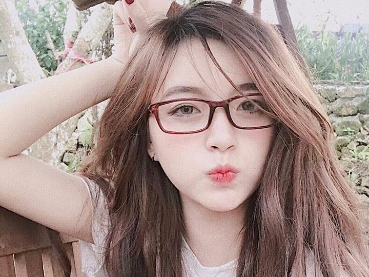 My Linh hut anh nhin trong 5 giay hinh anh