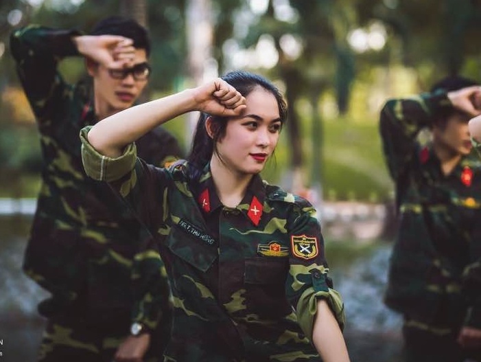 nu giang vien quoc phong xinh dep anh 3