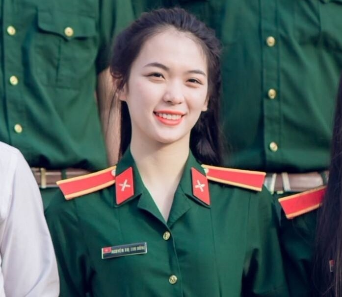 nu giang vien quoc phong xinh dep anh 2