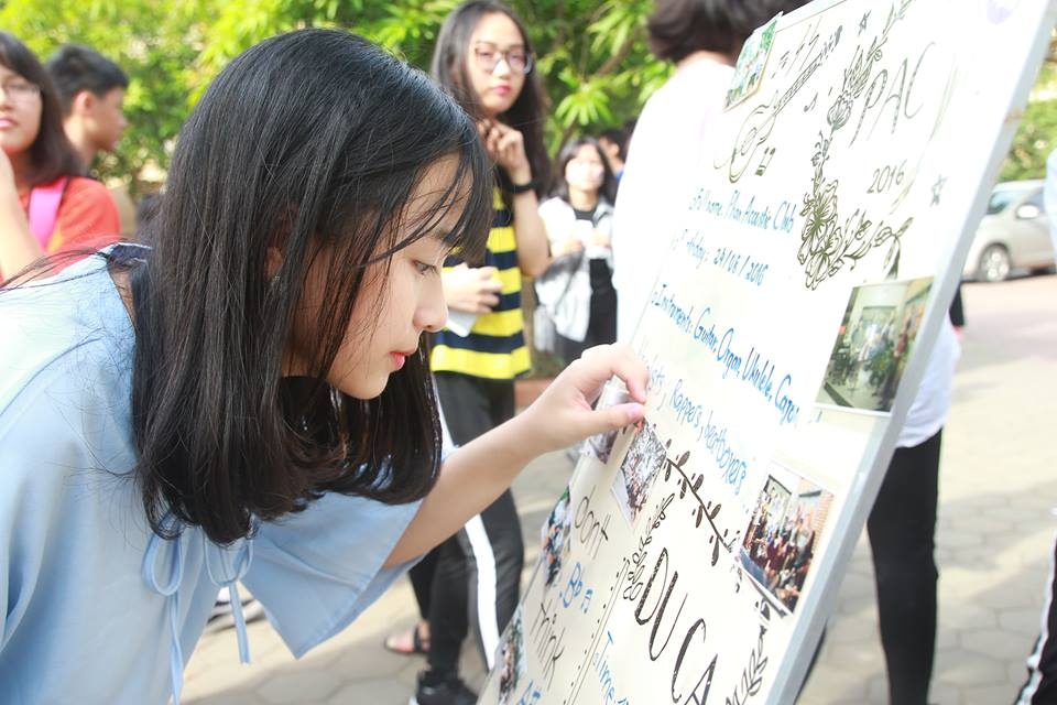 nu sinh xu Nghe khoe giong hat hay anh 1