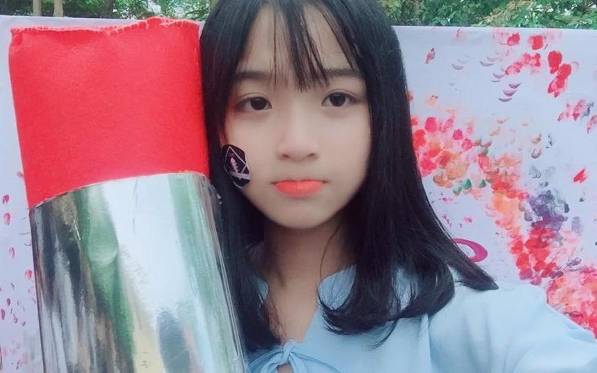 Nu sinh xu Nghe vua xinh vua hoc gioi, hat hay hinh anh
