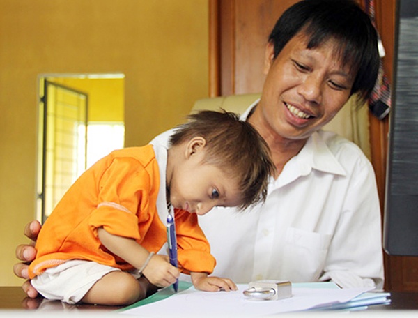 thầy giáo vùng cao ảnh 1 thay giao vung cao anh 1