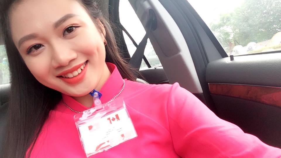 co gai tang hoa Thu tuong Canada anh 4