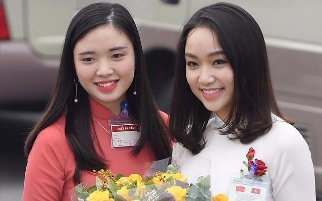 CLB toan 'trai xinh gai dep' tham gia APEC cua Hoc vien Ngoai giao hinh anh