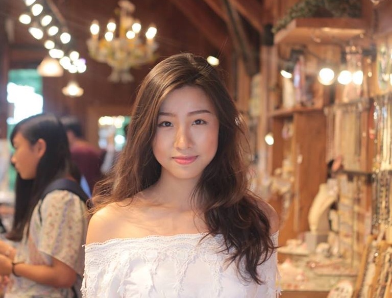 a khoi dai hoc Kinh te TP.HCM lot top 45 Hoa hau hoan vu 2017 anh 7