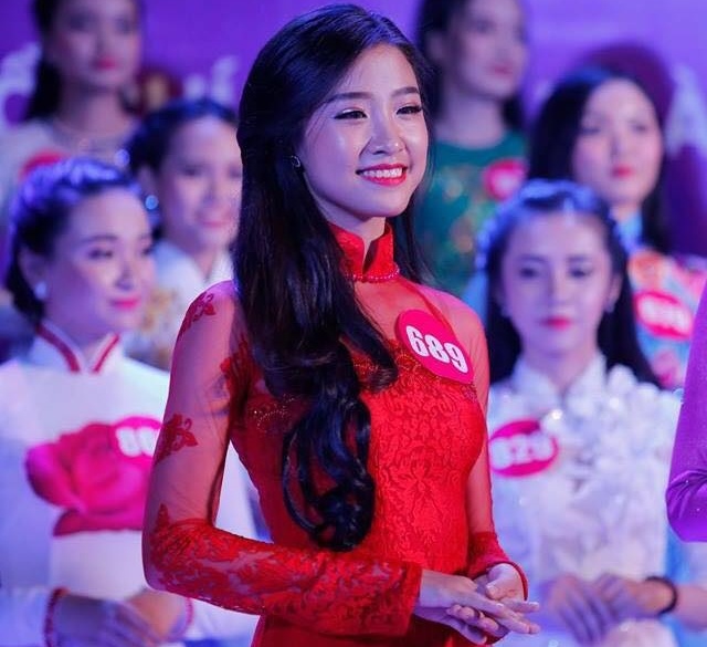 a khoi dai hoc Kinh te TP.HCM lot top 45 Hoa hau hoan vu 2017 anh 8