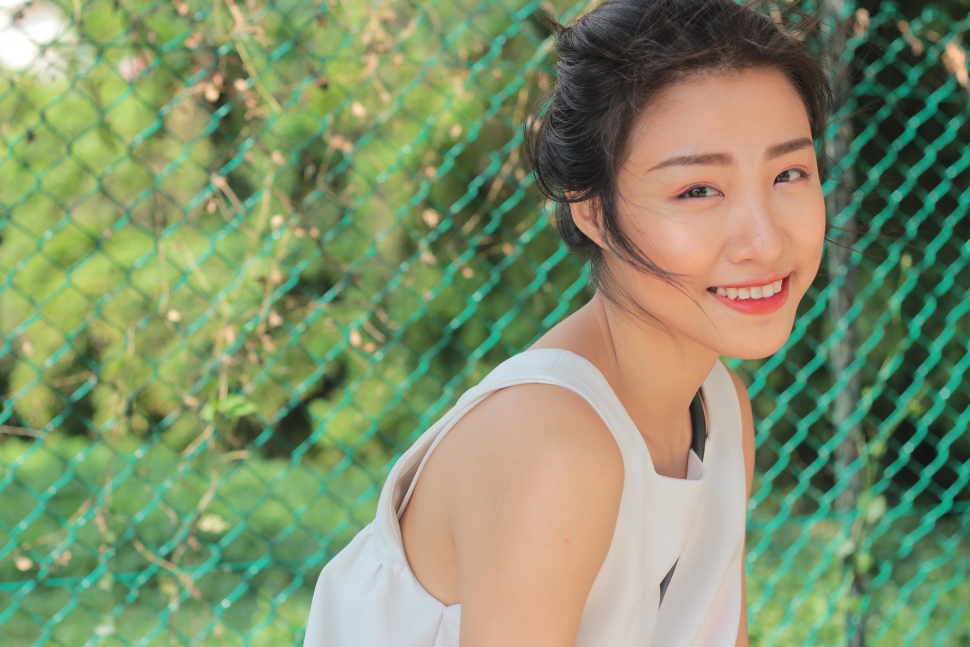 a khoi dai hoc Kinh te TP.HCM lot top 45 Hoa hau hoan vu 2017 anh 2