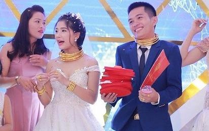 5 dam cuoi gay on ao tren mang xa hoi hinh anh