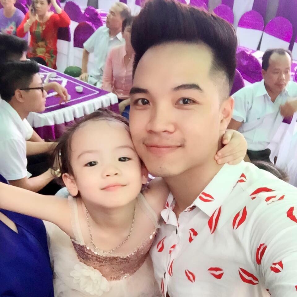 bé gái 5 tuổi cover bài hát buồn của anh ảnh 1 be gai 5 tuoi cover bai hat buon cua anh anh 1