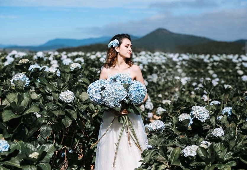 nhan sac nhom thieu nu E De anh 9