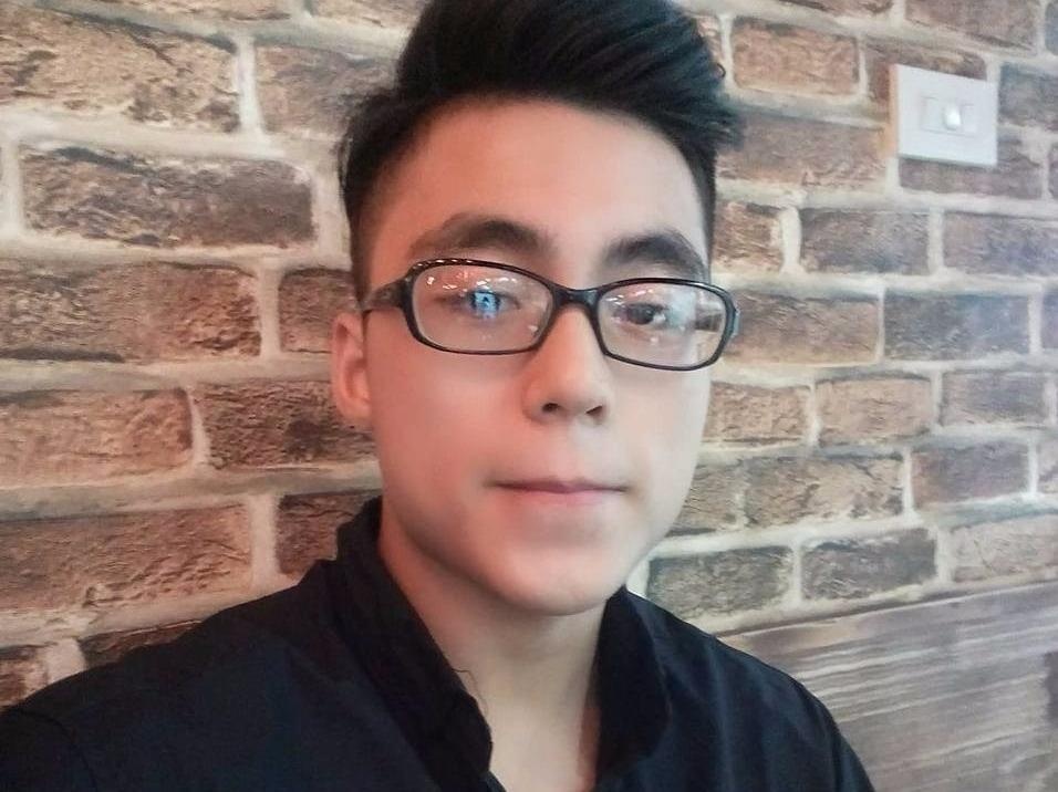 Em Son Tung M-TP cover 'Lac troi' hay khong kem anh trai hinh anh