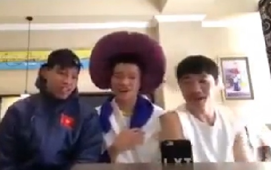 Tam ca cua U23 hat 'Lam vo anh nhe Baby' hinh anh