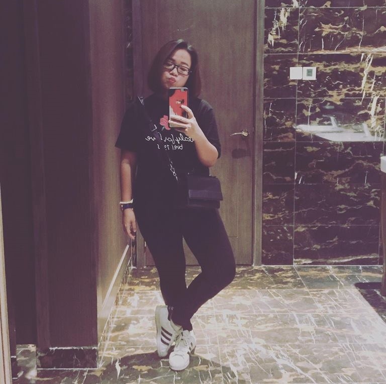 nu hanh khach mua dep tang nguoi xe om anh 2