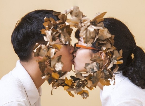 Thi sinh Olympia cau hon ban gai bang vong nguyet que hinh anh