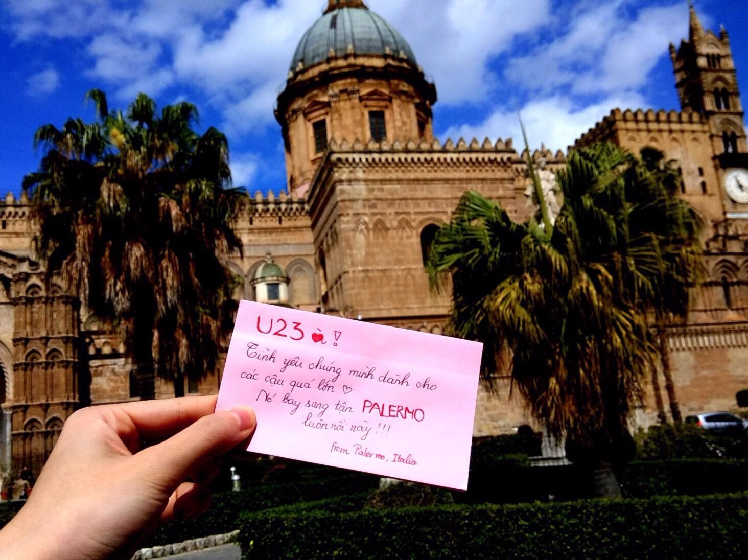 Co dong vien bong da 'dua U23 Viet Nam di khap the gian' hinh anh