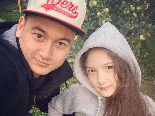 Thu mon Dang Van Lam co em trai, em gai dep khong kem anh hinh anh