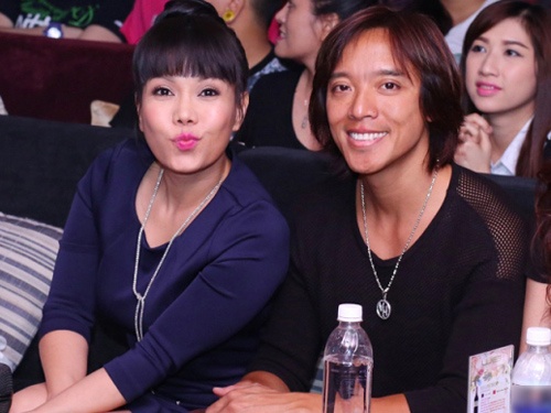 Chong Viet Huong thoi ken chuc mung sinh nhat vo hinh anh