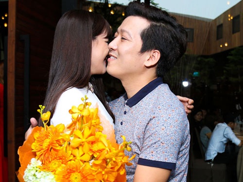 Nha Phuong nguong khi Truong Giang to tinh giua hop bao hinh anh